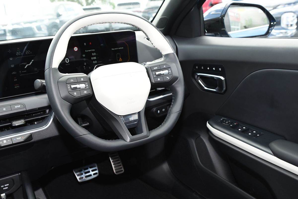 2025 Kia K4 GT-Line CL4m