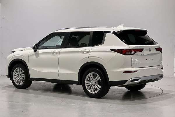 2024 Mitsubishi Outlander LS ZM