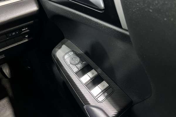 2024 Mitsubishi Outlander LS ZM