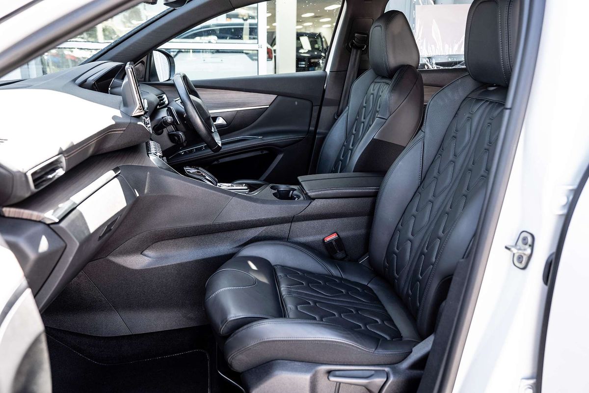 2021 Peugeot 3008 GT P84