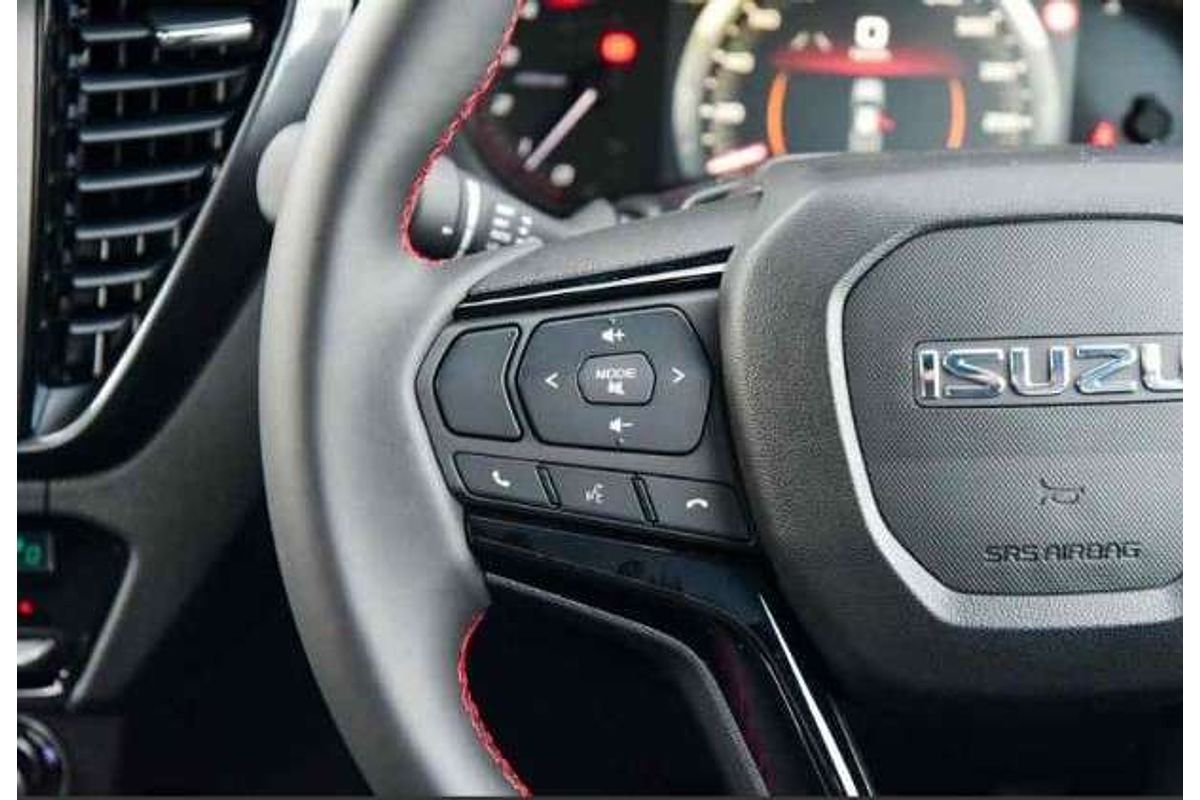 2025 Isuzu D-MAX X-TERRAIN 4X4