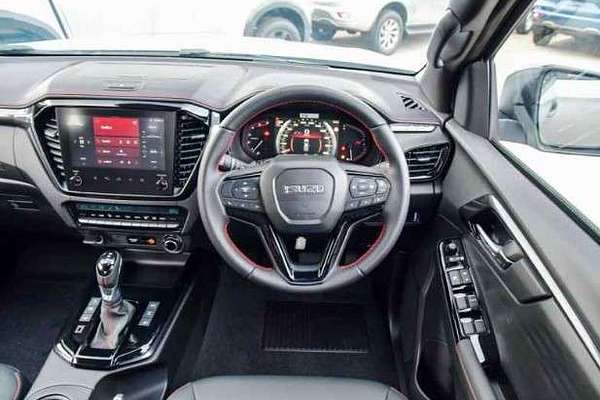 2025 Isuzu D-MAX X-TERRAIN 4X4