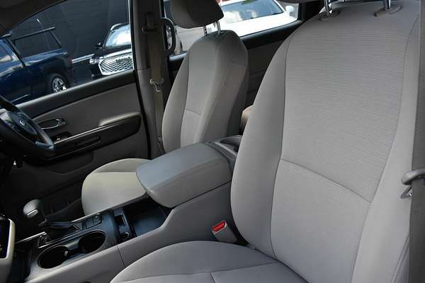 2017 Kia Carnival S YP