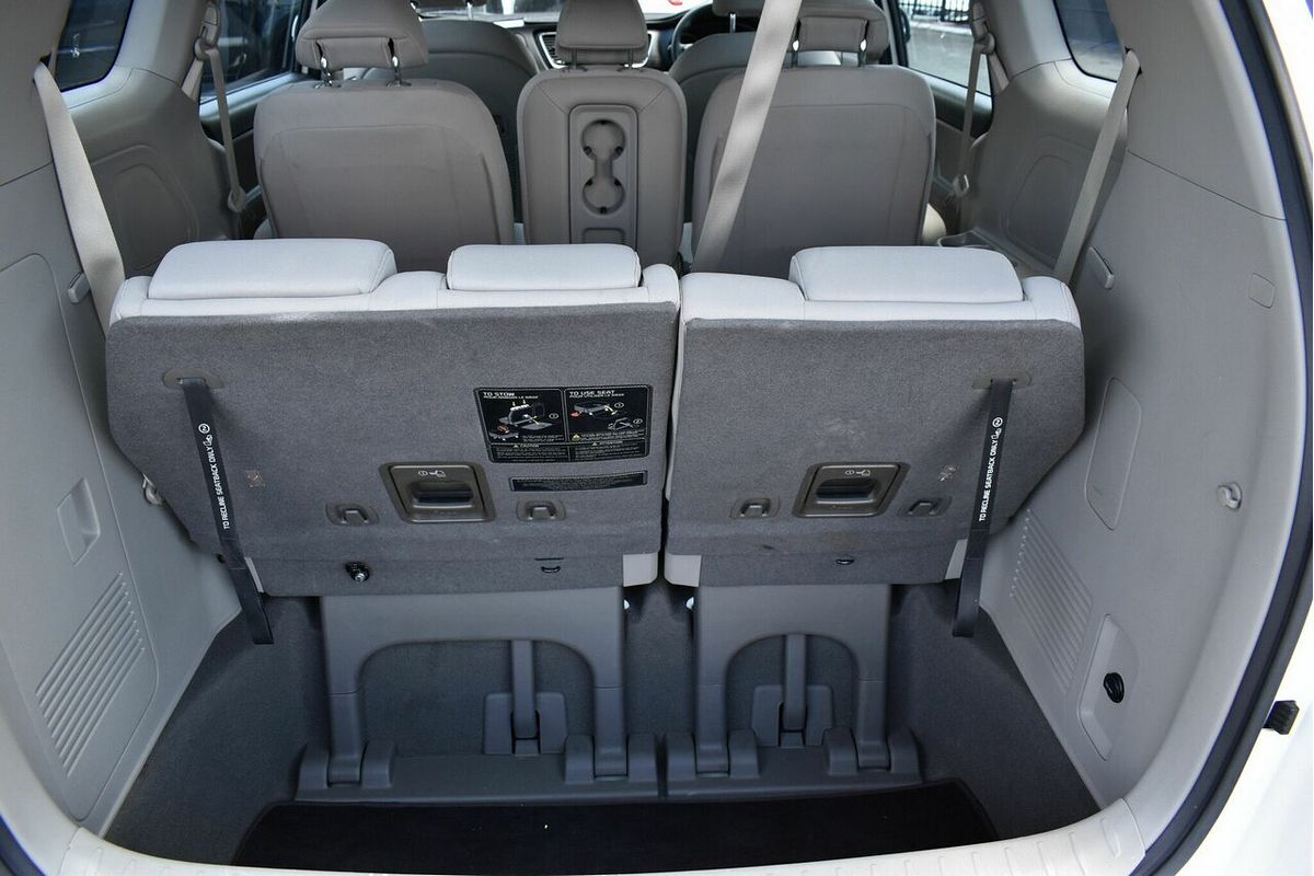 2017 Kia Carnival S YP