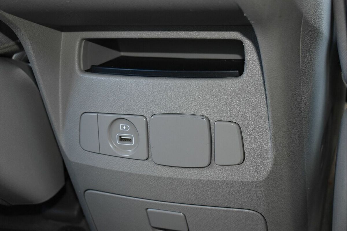2017 Kia Carnival S YP