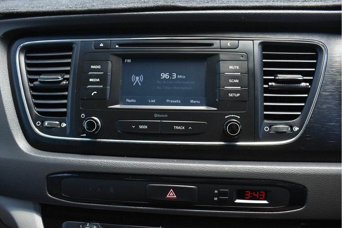 2017 Kia Carnival S YP