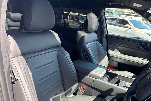 2025 Hyundai Santa Fe Hybrid Calligraphy MX5.V2