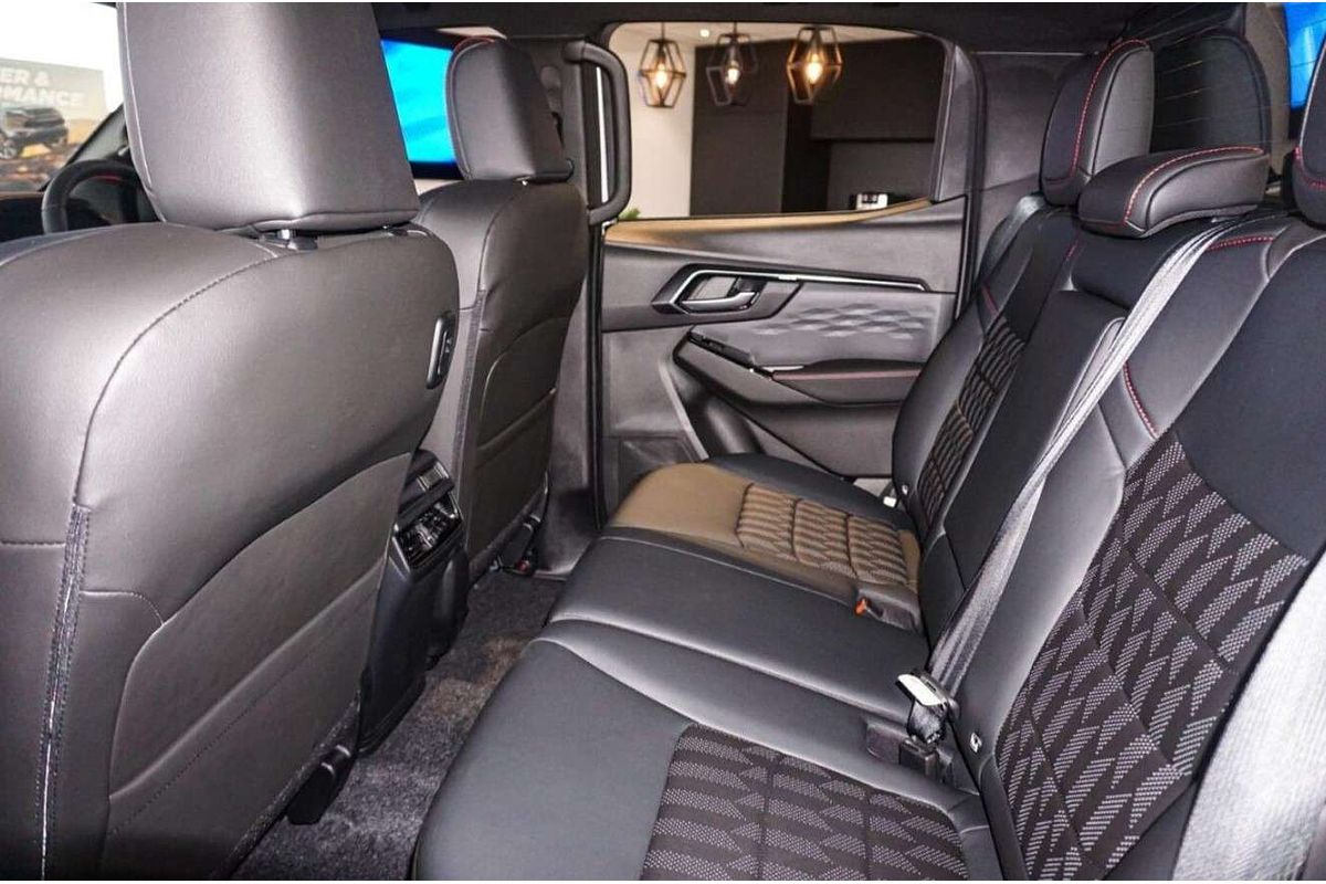 2025 Isuzu D-MAX X-TERRAIN 4X4