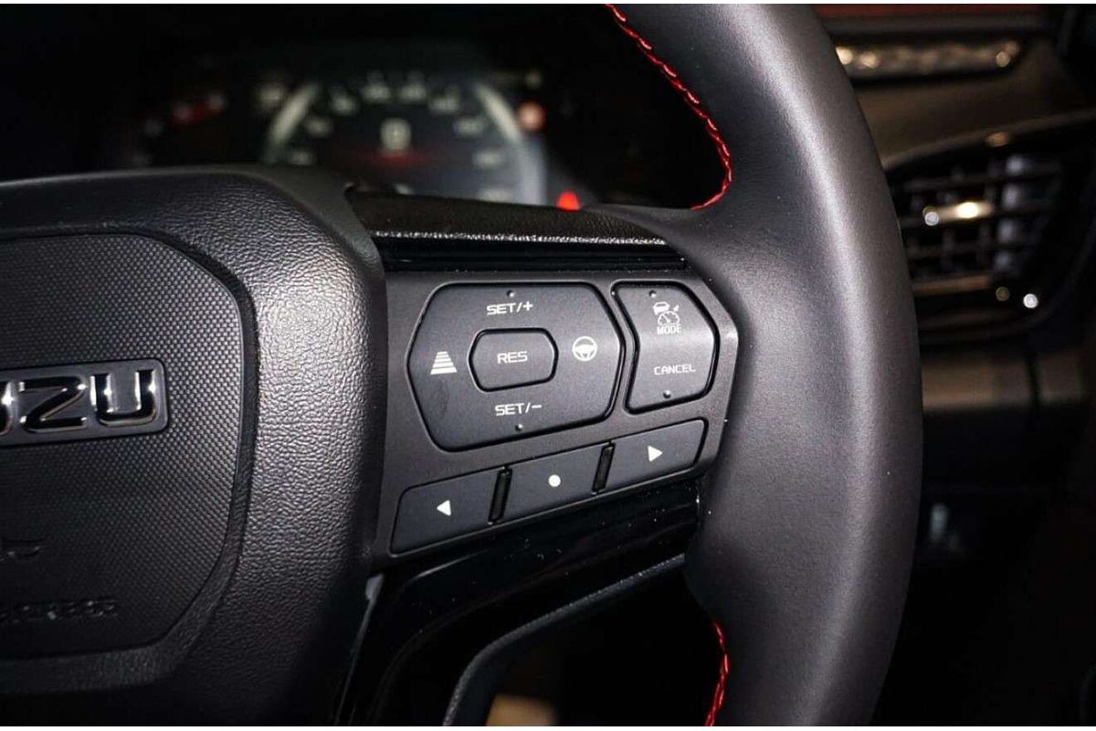 2025 Isuzu D-MAX X-TERRAIN 4X4