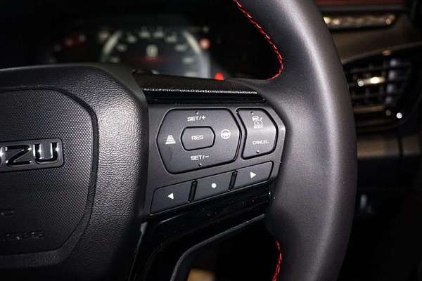 2025 Isuzu D-MAX X-TERRAIN 4X4