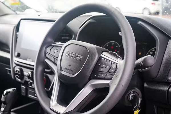 2025 Isuzu D-MAX SX 4X4