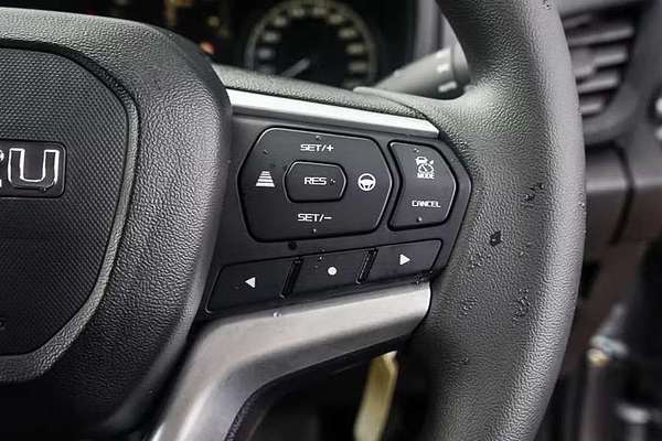 2025 Isuzu D-MAX SX 4X4