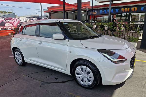 2024 Suzuki Swift Hybrid UZ