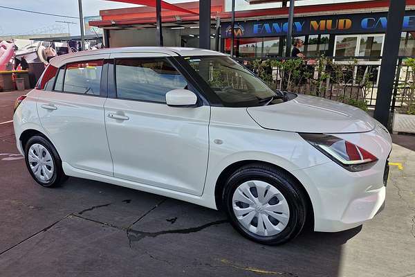 2024 Suzuki Swift Hybrid UZ