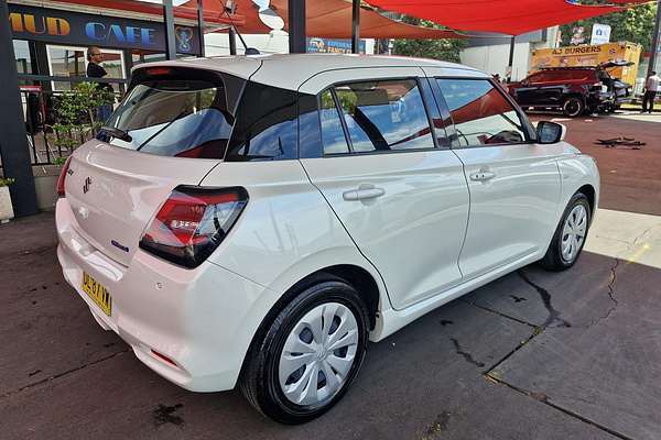 2024 Suzuki Swift Hybrid UZ