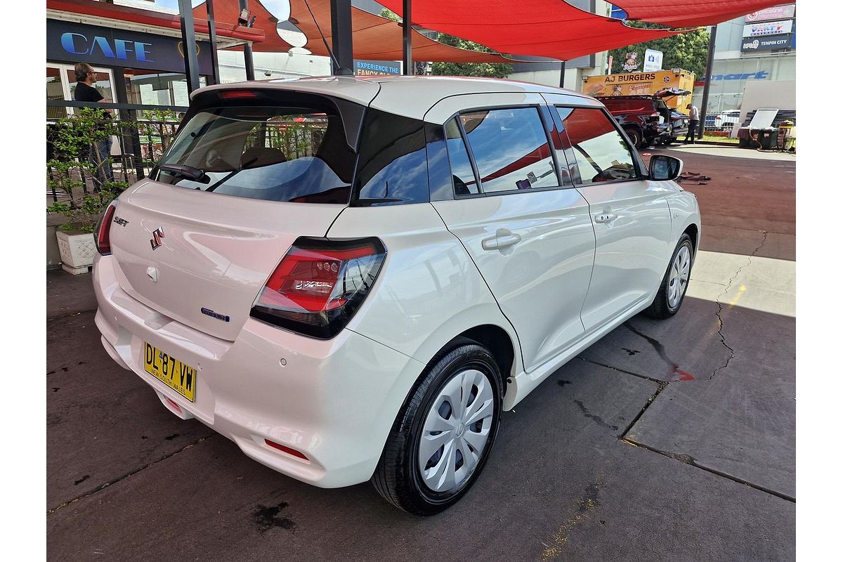 2024 Suzuki Swift Hybrid UZ