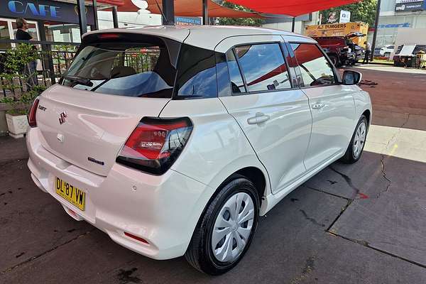 2024 Suzuki Swift Hybrid UZ