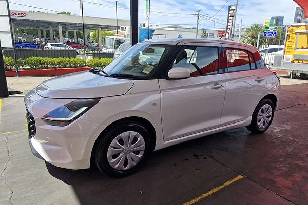 2024 Suzuki Swift Hybrid UZ