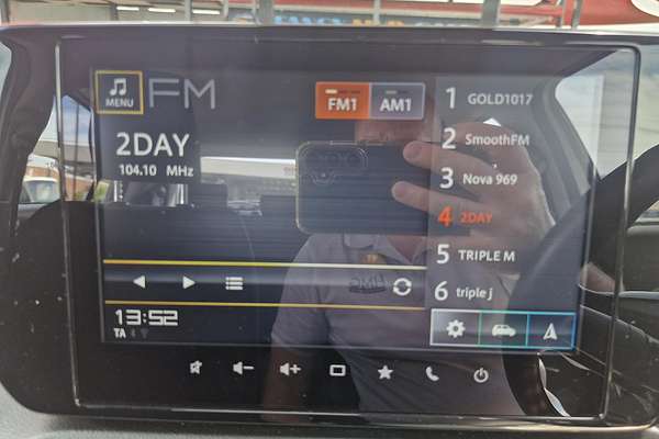 2024 Suzuki Swift Hybrid UZ