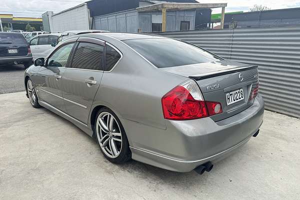 2005 Nissan FUGA