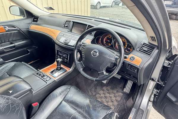 2005 Nissan FUGA