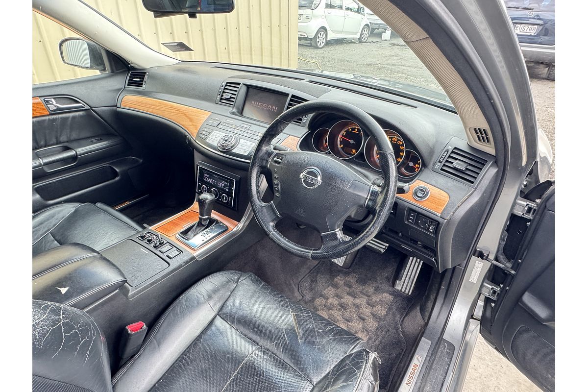 2005 Nissan FUGA