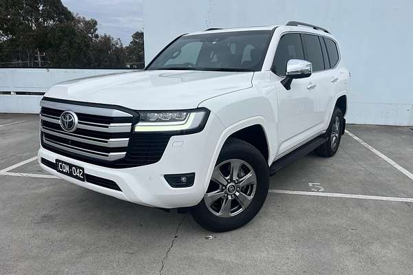 2023 Toyota Landcruiser Sahara FJA300R