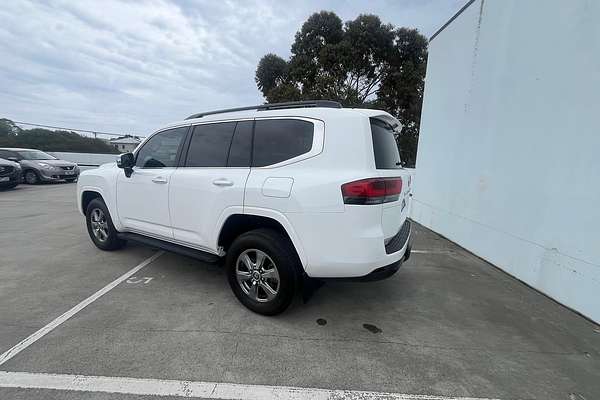 2023 Toyota Landcruiser Sahara FJA300R