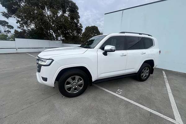 2023 Toyota Landcruiser Sahara FJA300R