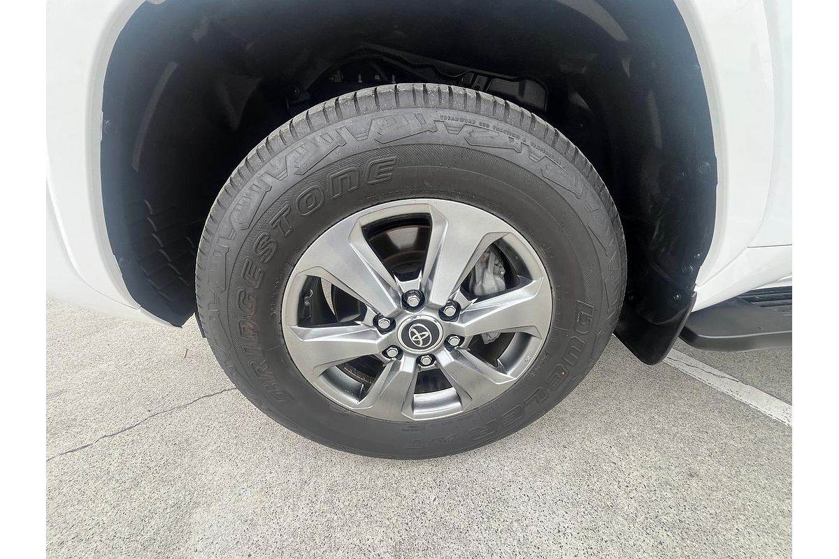 2023 Toyota Landcruiser Sahara FJA300R
