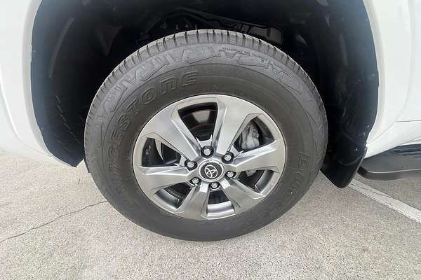 2023 Toyota Landcruiser Sahara FJA300R