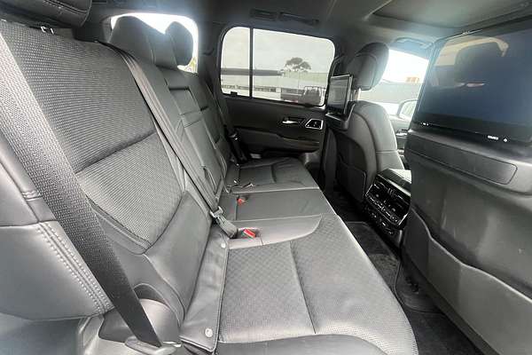 2023 Toyota Landcruiser Sahara FJA300R