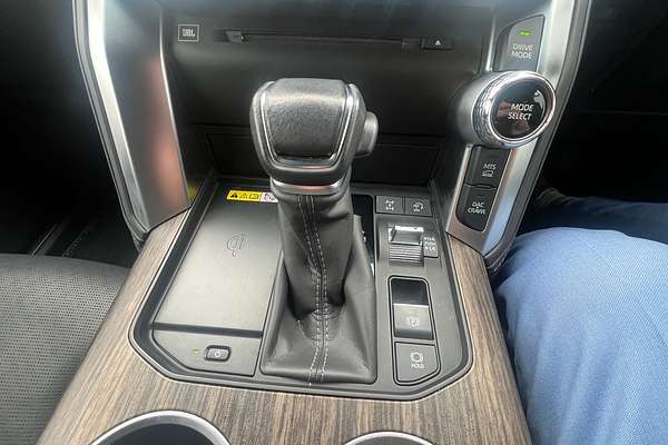 2023 Toyota Landcruiser Sahara FJA300R
