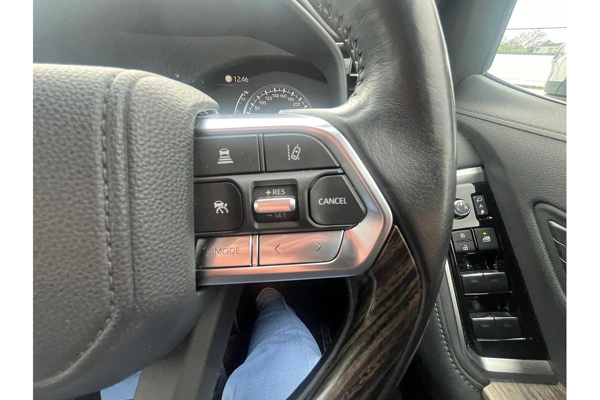 2023 Toyota Landcruiser Sahara FJA300R