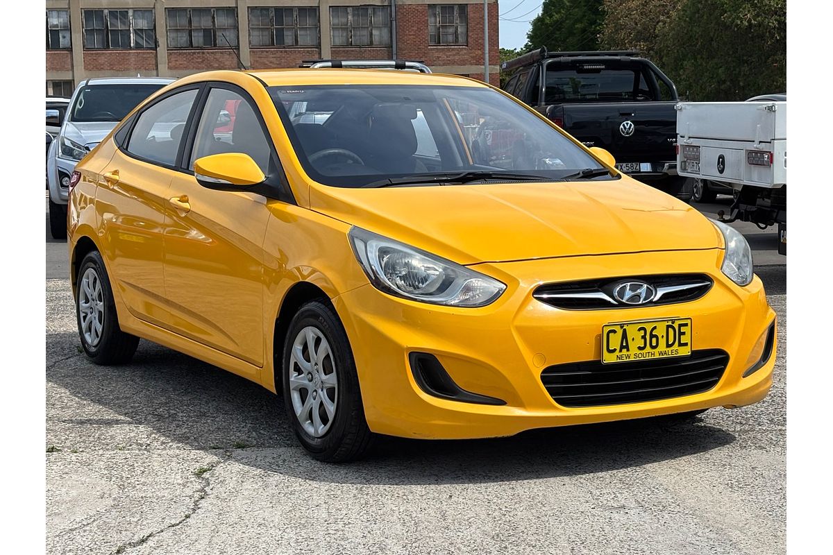 2013 Hyundai Accent Active RB2