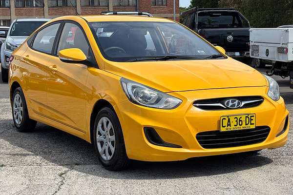 2013 Hyundai Accent Active RB2
