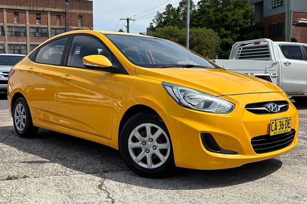2013 Hyundai Accent Active RB2