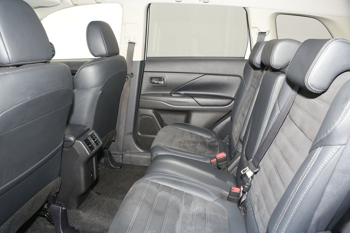 2020 Mitsubishi Outlander LS ZL
