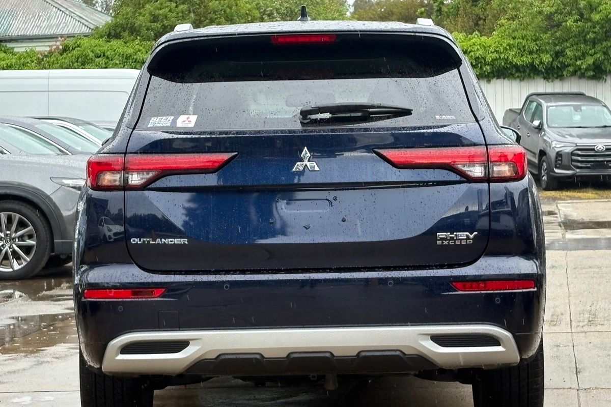 2024 Mitsubishi Outlander PHEV Exceed ZM