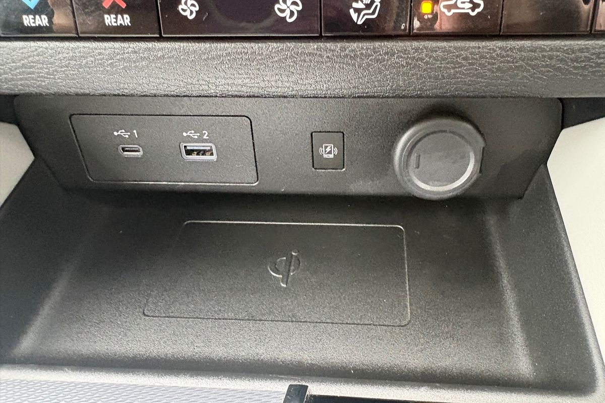 2024 Mitsubishi Outlander PHEV Exceed ZM