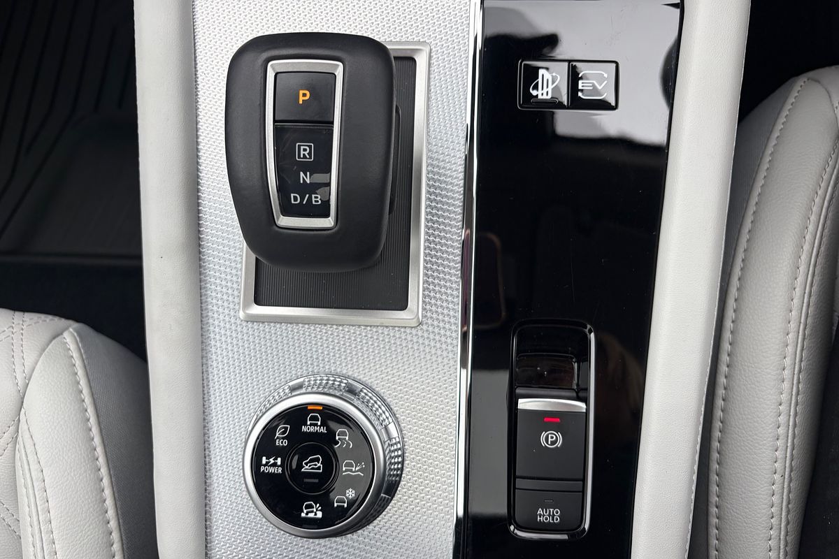 2024 Mitsubishi Outlander PHEV Exceed ZM