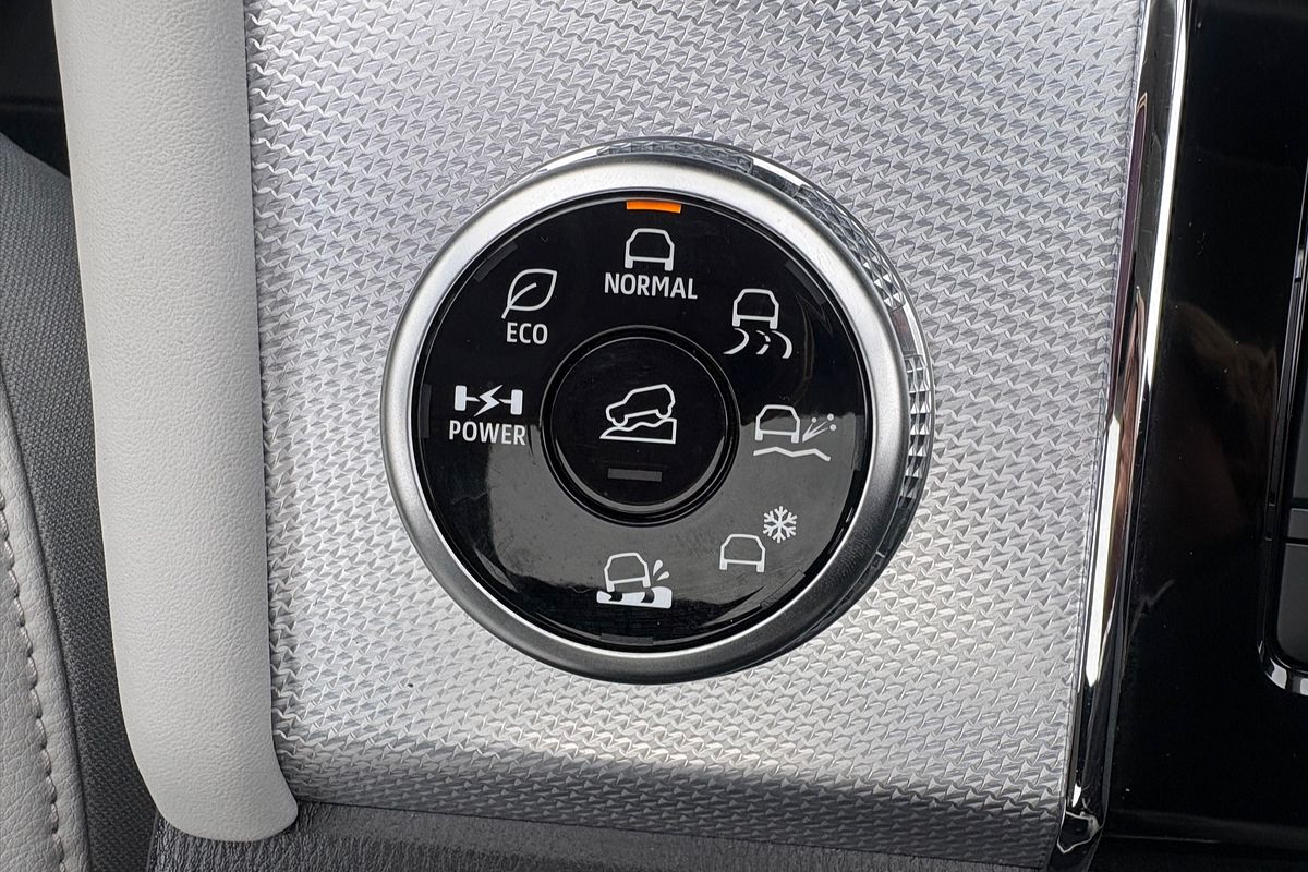 2024 Mitsubishi Outlander PHEV Exceed ZM