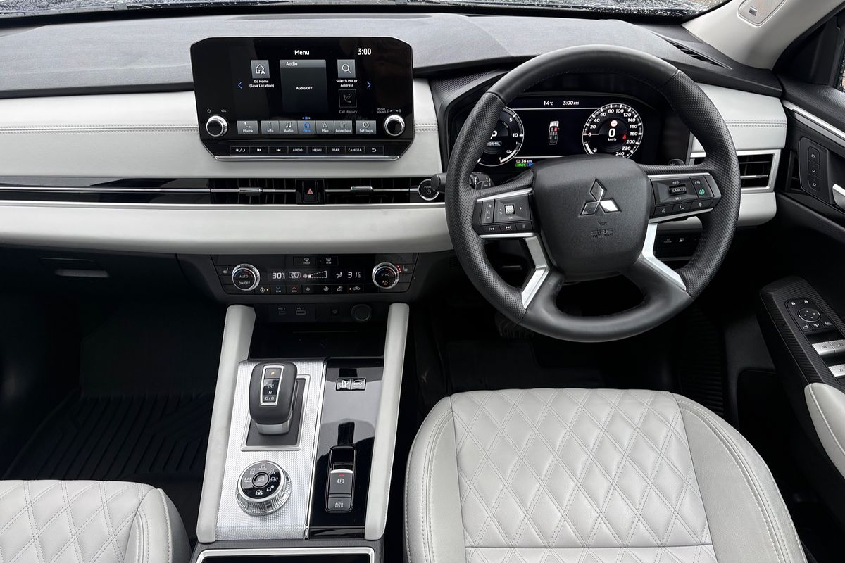 2024 Mitsubishi Outlander PHEV Exceed ZM