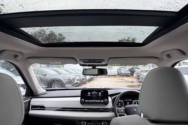 2024 Mitsubishi Outlander PHEV Exceed ZM