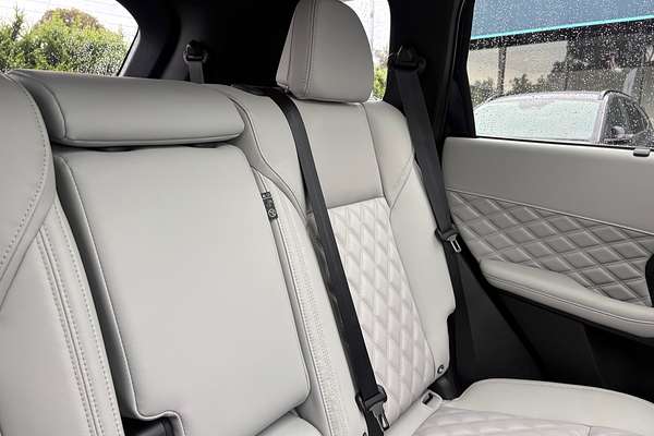 2024 Mitsubishi Outlander PHEV Exceed ZM