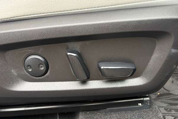 2024 Mitsubishi Outlander PHEV Exceed ZM