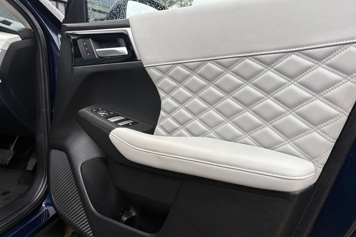 2024 Mitsubishi Outlander PHEV Exceed ZM