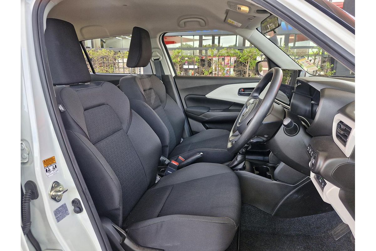 2024 Suzuki Swift Hybrid UZ