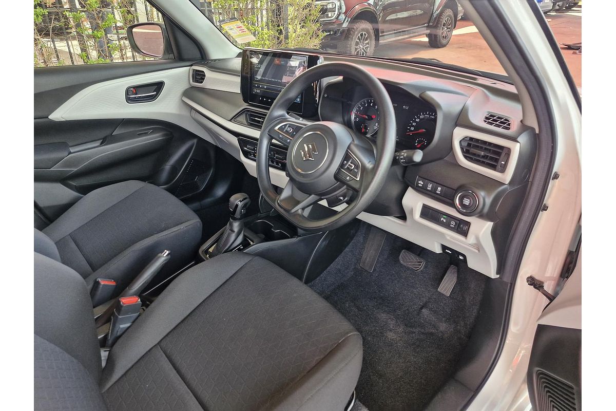 2024 Suzuki Swift Hybrid UZ