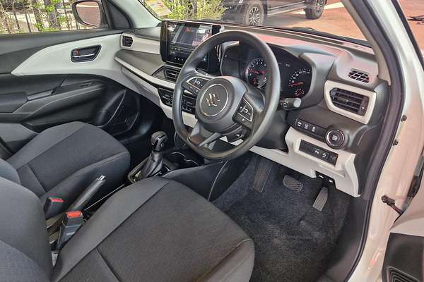 2024 Suzuki Swift Hybrid UZ